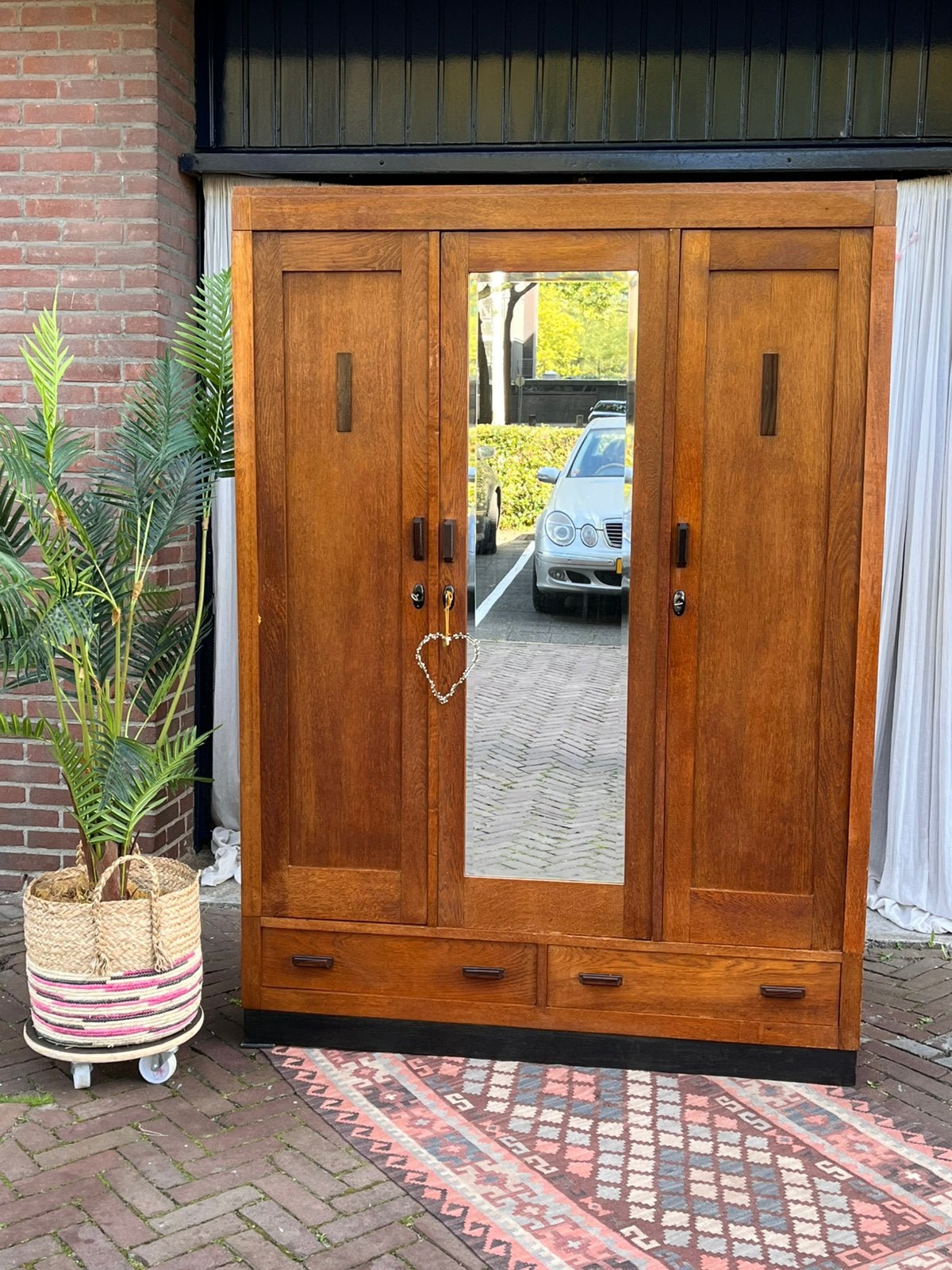 Antieke kledingkast in Amsterdamse school stijl, Ophalen of Verzenden, Zo goed als nieuw, 50 tot 75 cm, 150 tot 200 cm