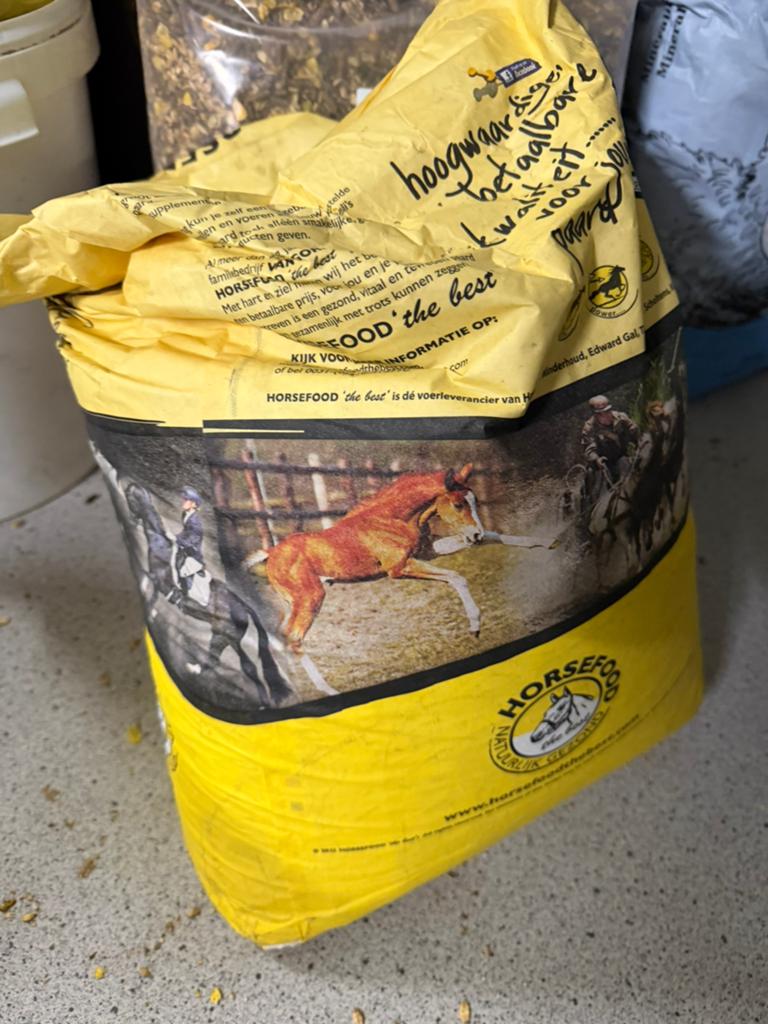 Horsefood 26 kg mais lijnzaadbrok paardenbrok, Dieren en Toebehoren, Ophalen