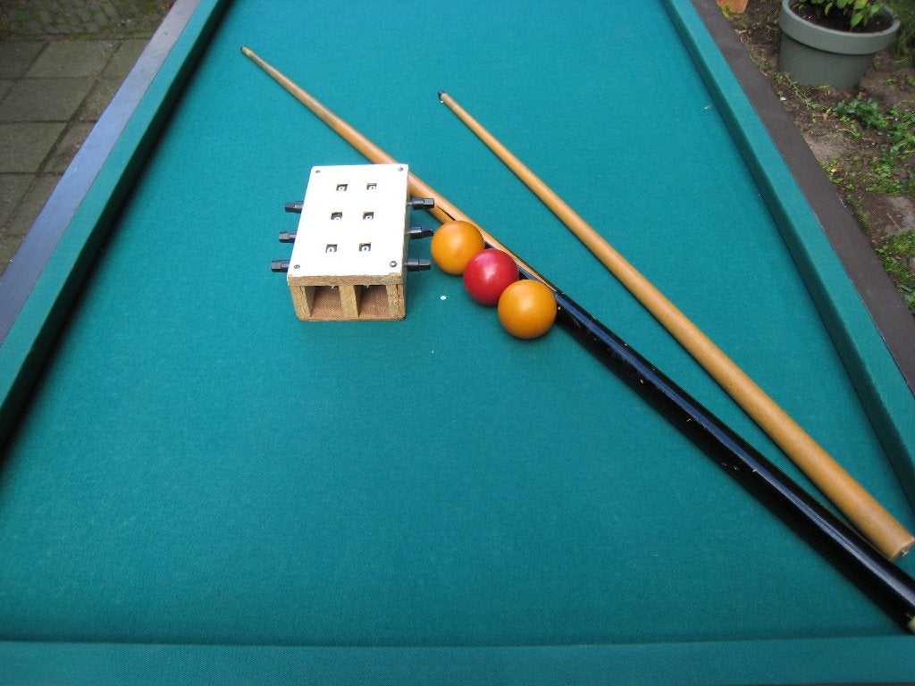 prima thuisbiljart met biljartkeu's en (wedstrijd)ballen, Ophalen, Zo goed als nieuw, Biljarttafel
