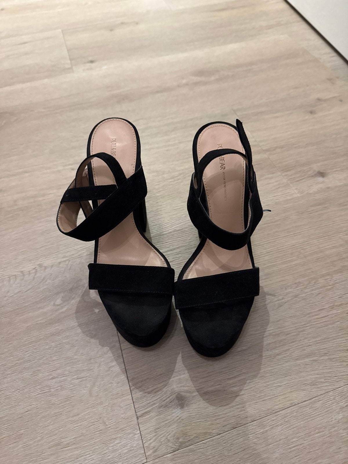 Zwarte hakken maat 38 - Pull&Bear, Ophalen of Verzenden, Gedragen, Zwart, Schoenen met hoge hakken