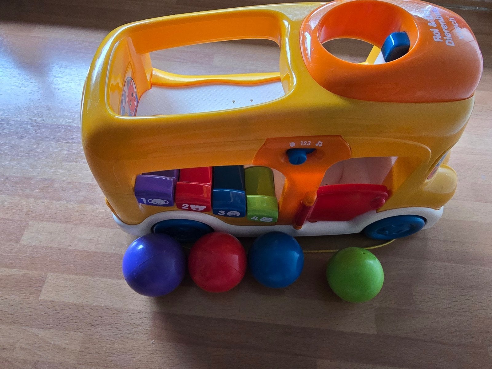 VTech Rol & Dol Dierenbus met ballen, Ophalen