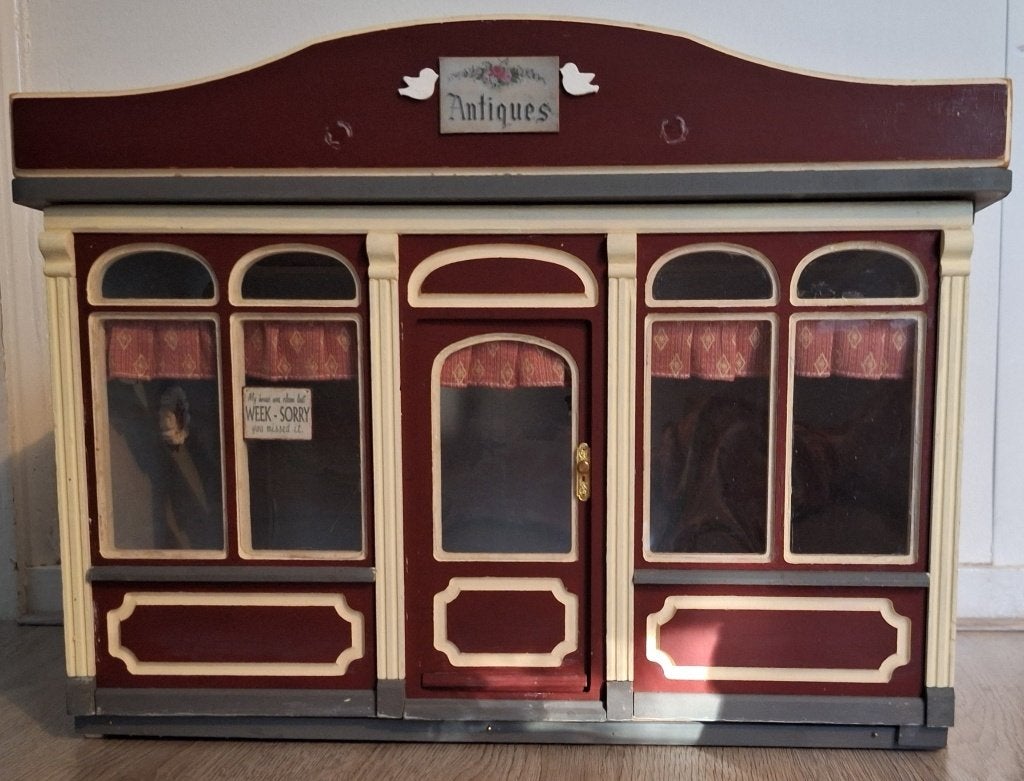 Winkeltje met moderne whitewash vloer poppenhuis, Ophalen, Gebruikt, Poppenhuis
