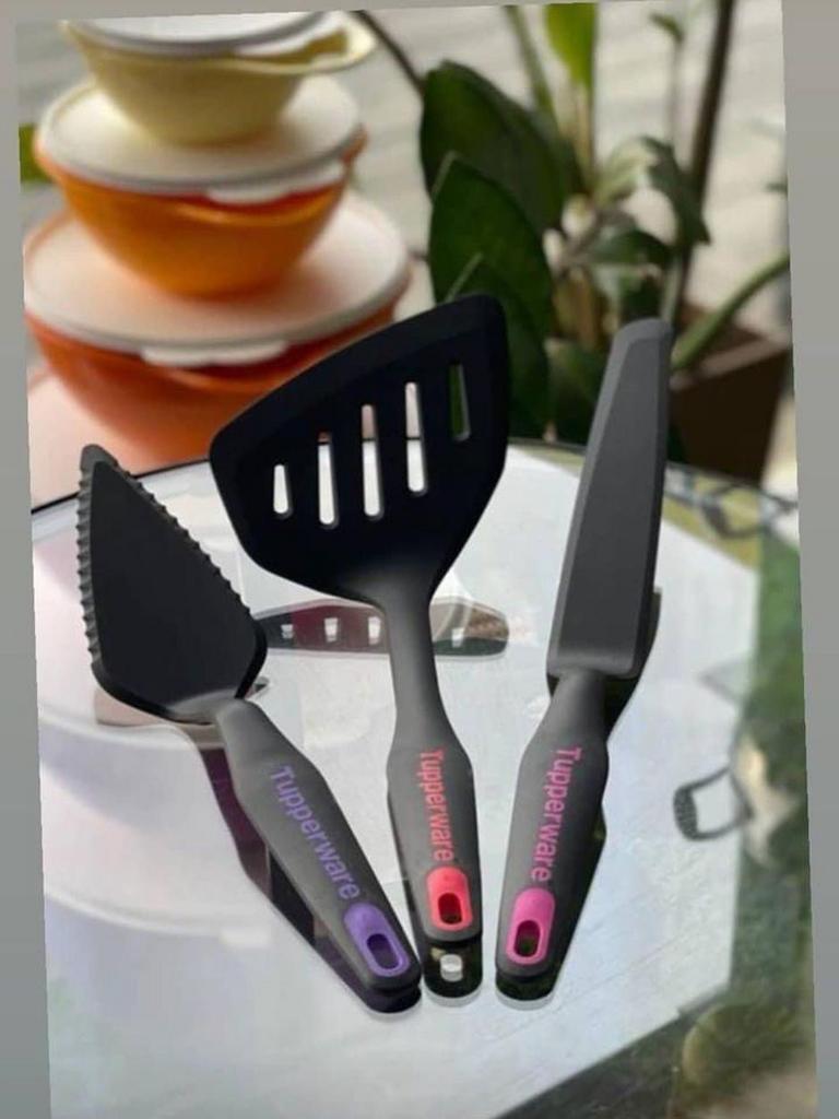 tupperware 3 delige set taartschep bakspatel paletmes, Huis en Inrichting, Ophalen of Verzenden, Nieuw, Overige typen