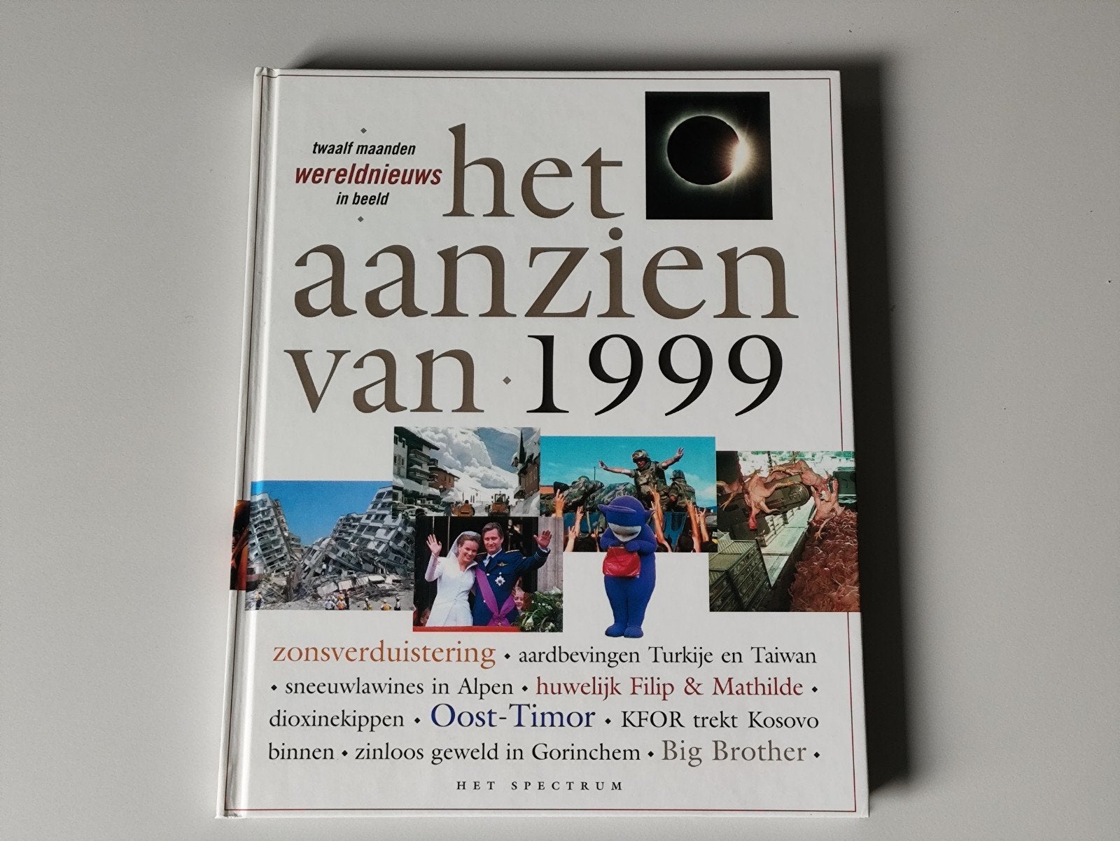 Het Aanzien van 1999 - Wereldnieuws in Beeld, Ophalen of Verzenden, Zo goed als nieuw