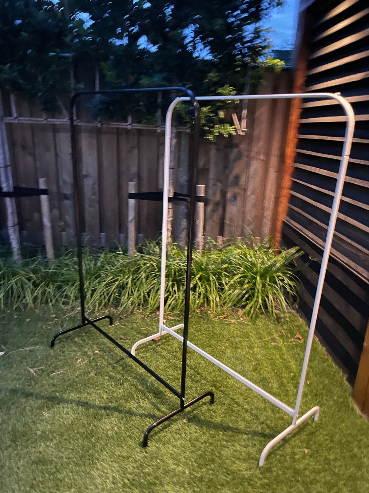 2x IKEA Mulig kledingrek wit en zwart, Ophalen, Gebruikt