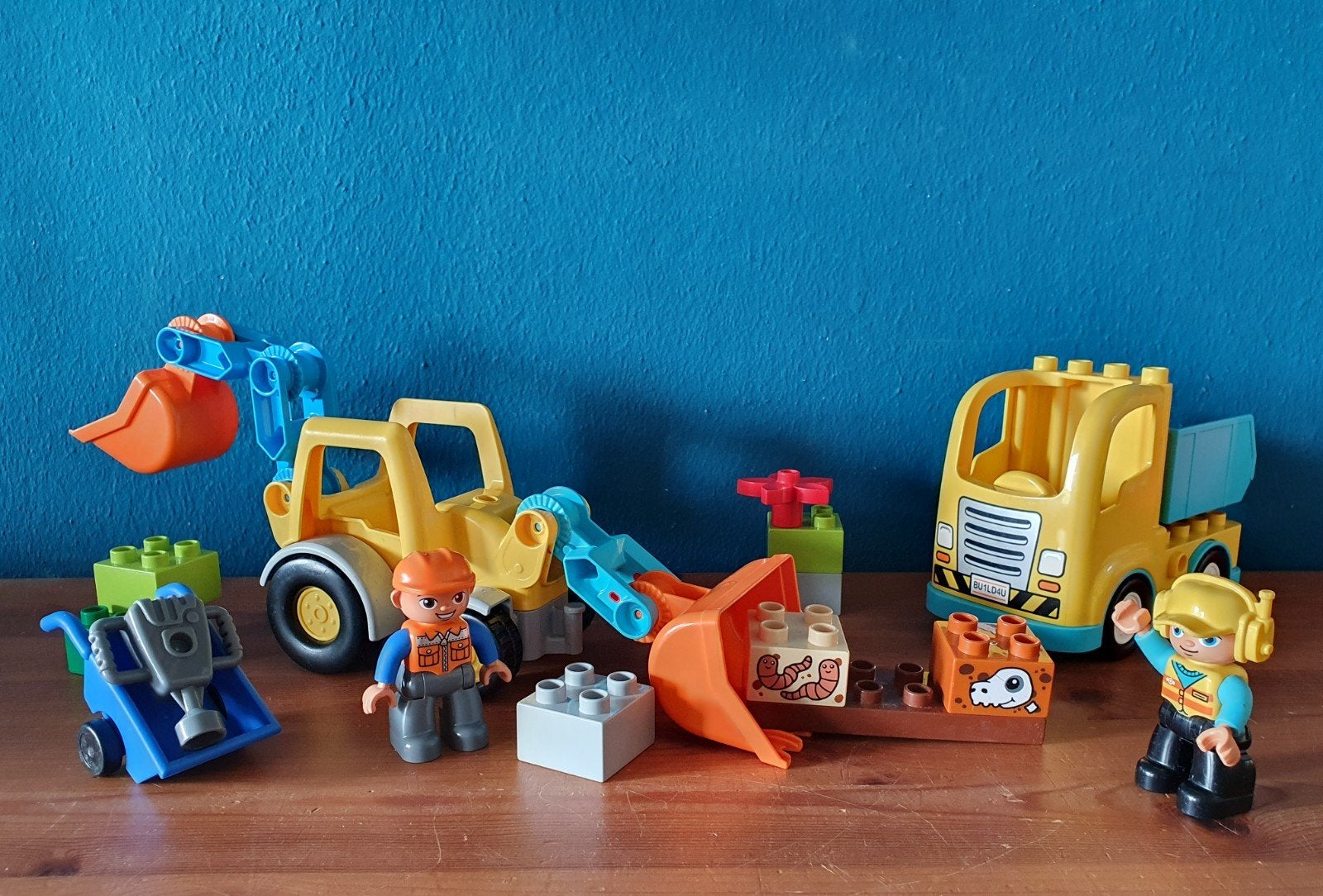 Backhoe voorlader set 10811 compleet met Dumptruck van Duplo, Ophalen of Verzenden, Zo goed als nieuw, Duplo