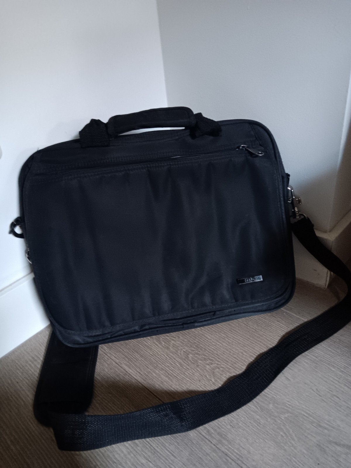 Zwarte laptoptas, Ophalen, Gebruikt