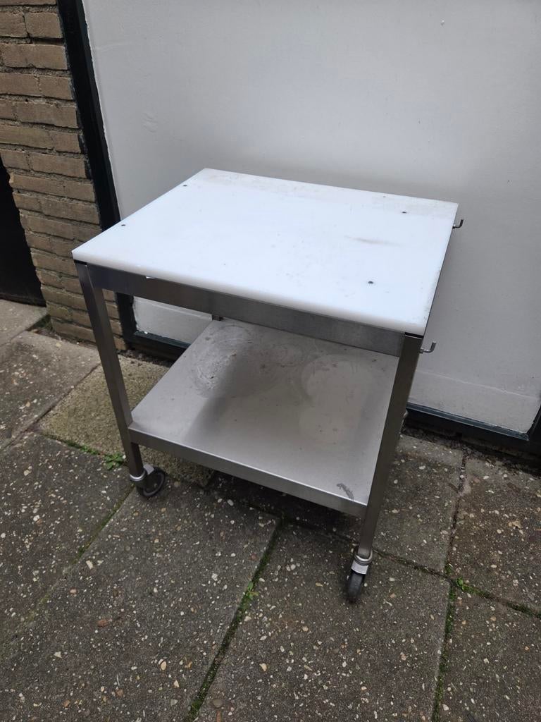 RVS servicekar met snijplank en wielen, Ophalen, Gebruikt