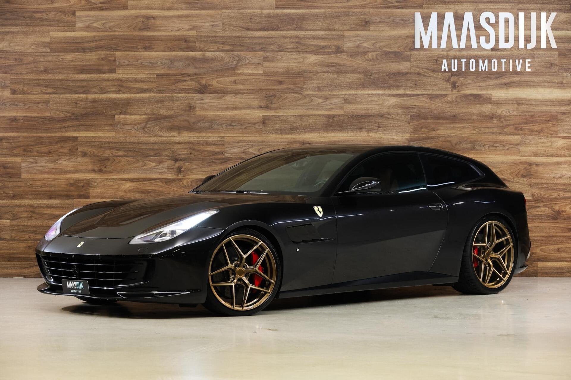 Ferrari GTC4 Lusso V12 HELE|Novitec|Pass Display|Pano|JBL|, Auto's, Ferrari, Automaat, Euro 6, 12 cilinders, Zwart