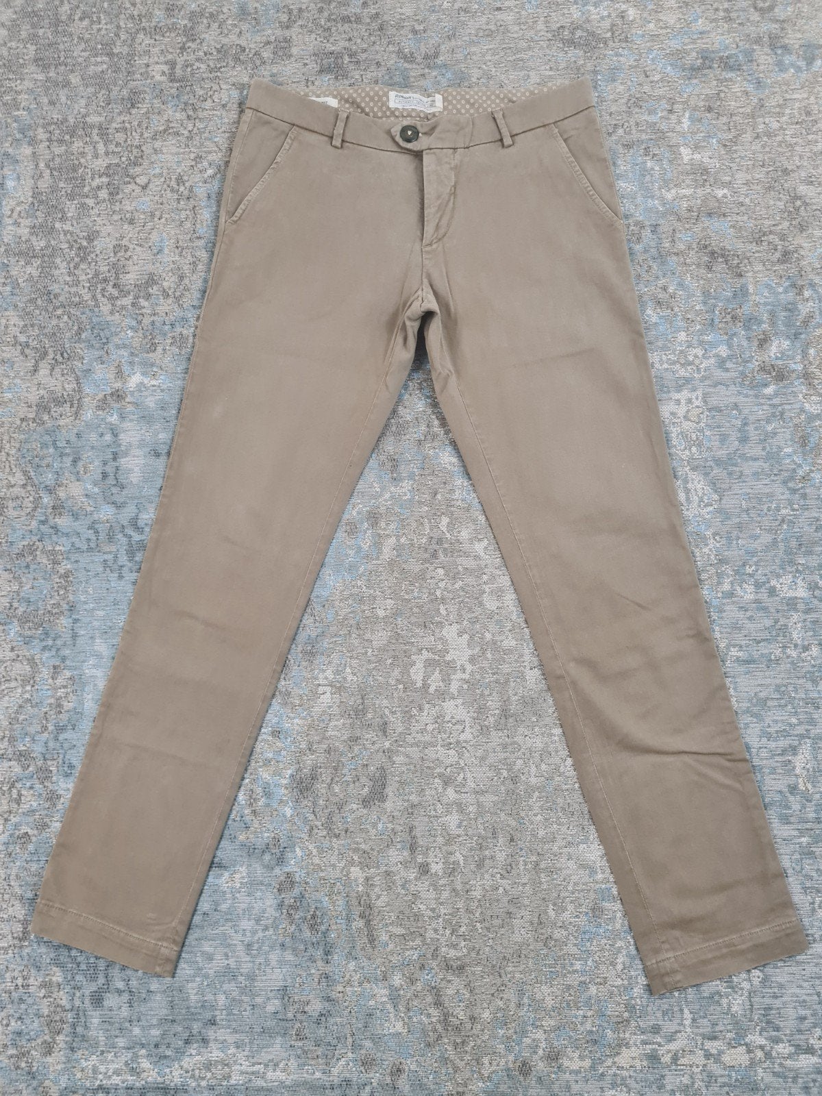 Roy Rogers CHINO W36 L34 Slim STRETCH Bronno3634

Taille: 48, New Yorkstraat 50, 1175 RD Lijnden, https://www.justbrands.nl/klantenservice