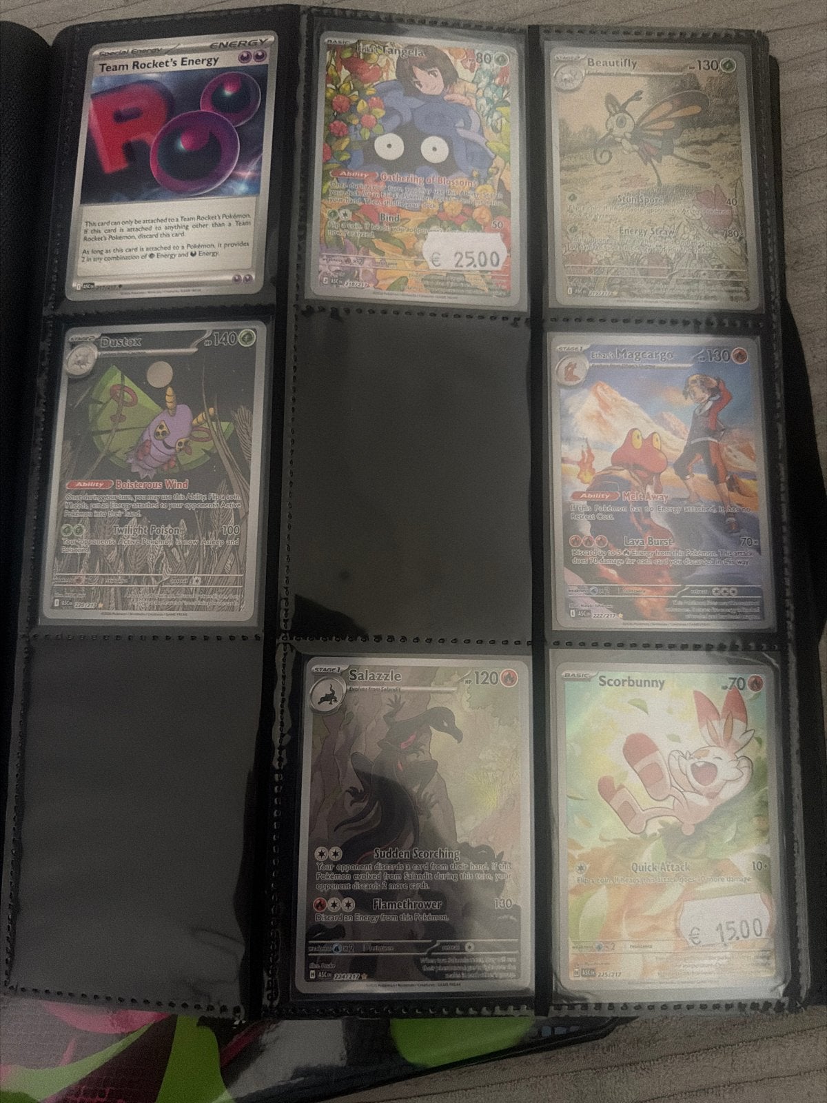 Grote verzameling Pokémon kaarten in map, Ophalen, Foil, Meerdere kaarten, Zo goed als nieuw