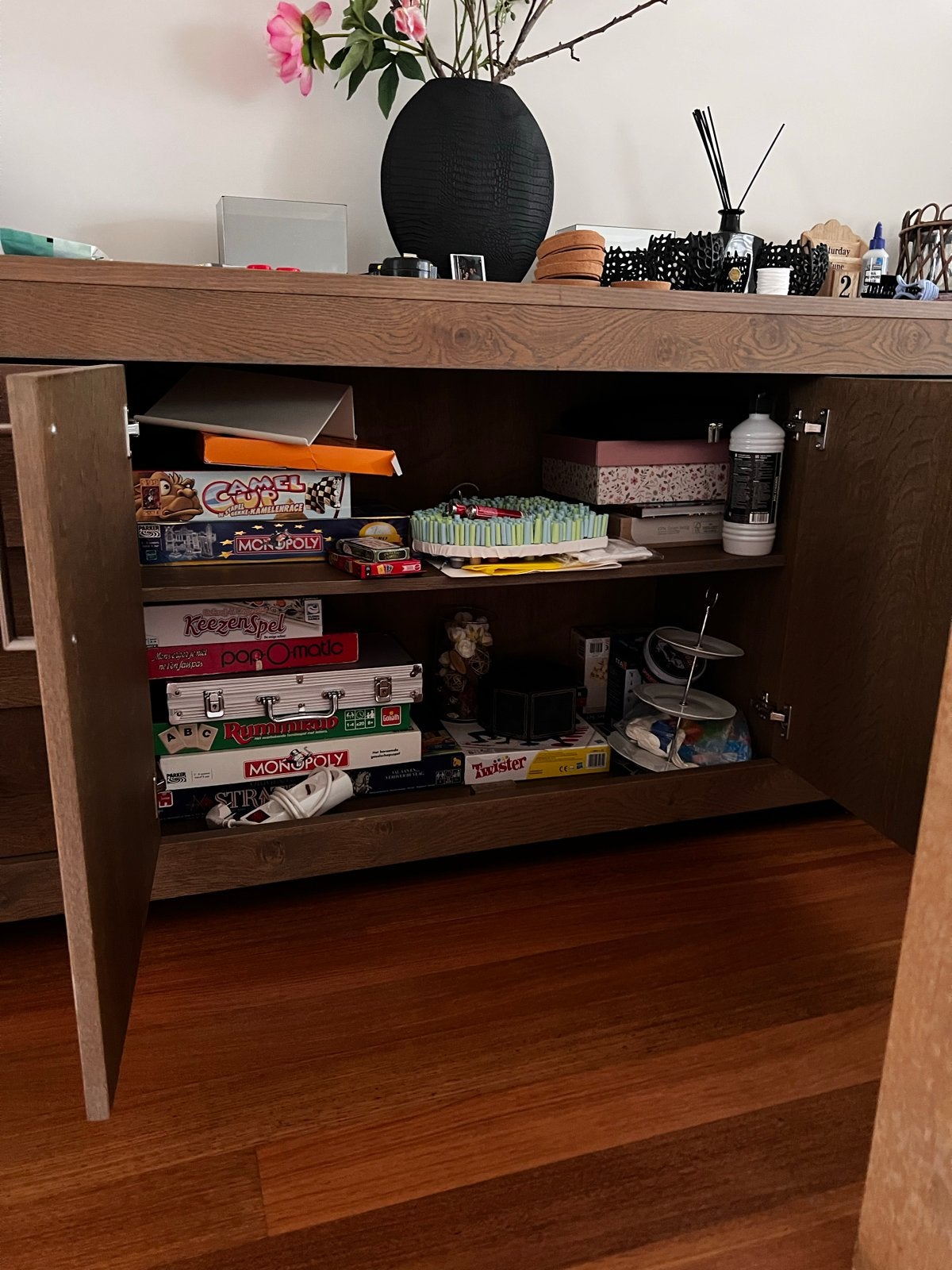 Mooi robuust houten dressoir met veel opbergruimte, Ophalen, Gebruikt, Teakhout, Met lade(s)