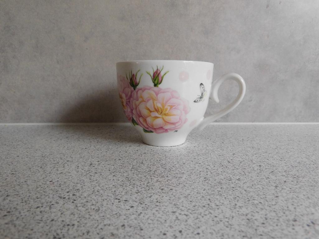 Kopje B Roses Janneke Brinkman JBS, Huis en Inrichting, Keuken | Servies, Ophalen of Verzenden, Zo goed als nieuw, Overige stijlen