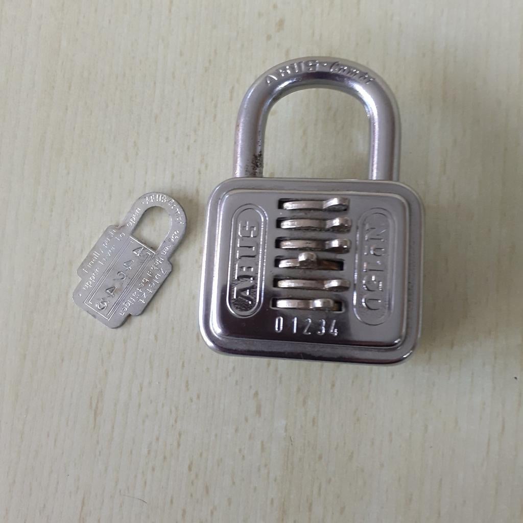 Vintage ABUS cijferslot met code ( productiejaar 1940/45), Doe-het-zelf en Verbouw, Hang- en Sluitwerk, Slot, Ophalen