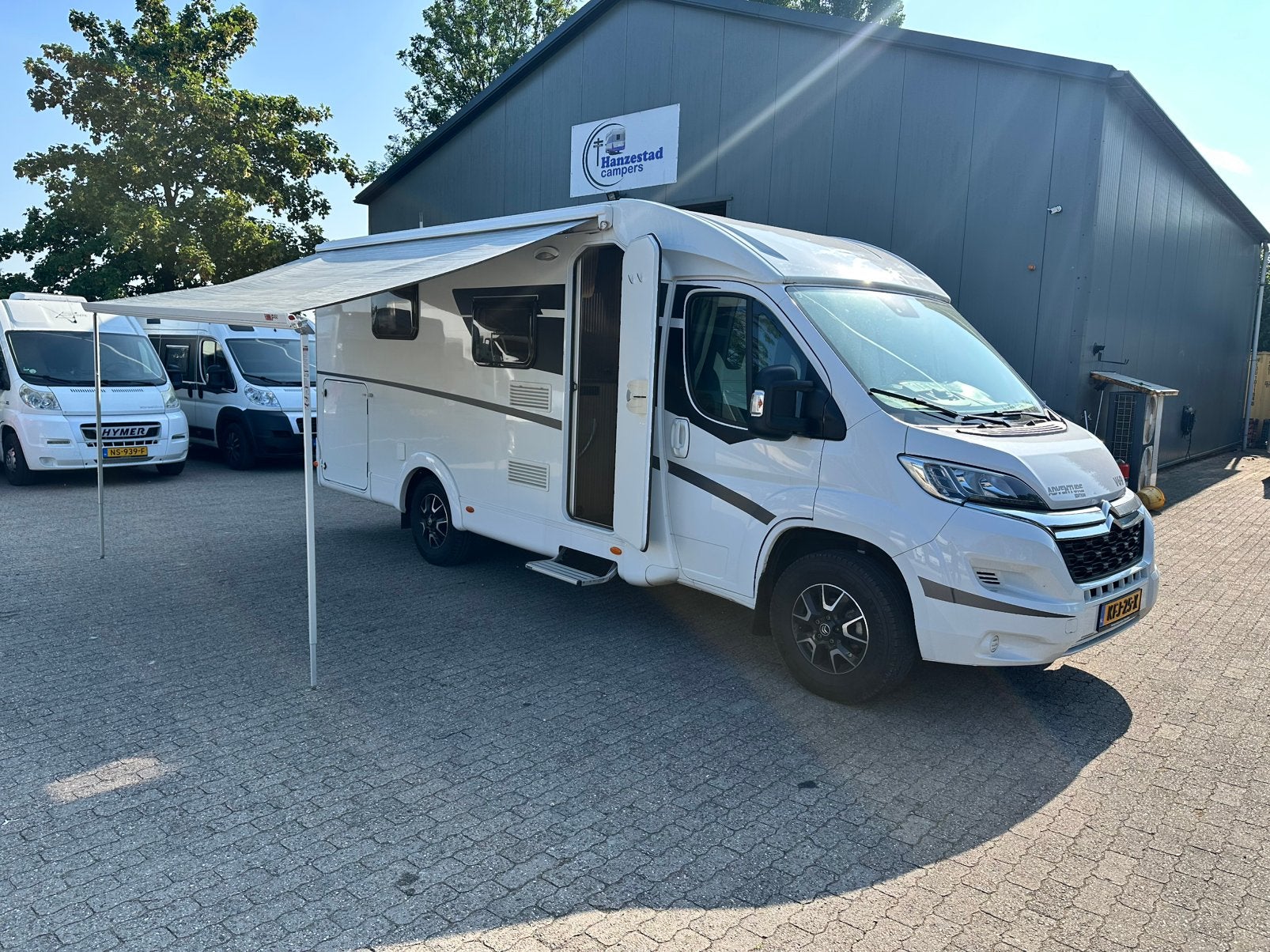 Sunlight. Queensbed. Km: 16737! Euro 6, Caravans en Kamperen, Campers, Bedrijf, Half-integraal