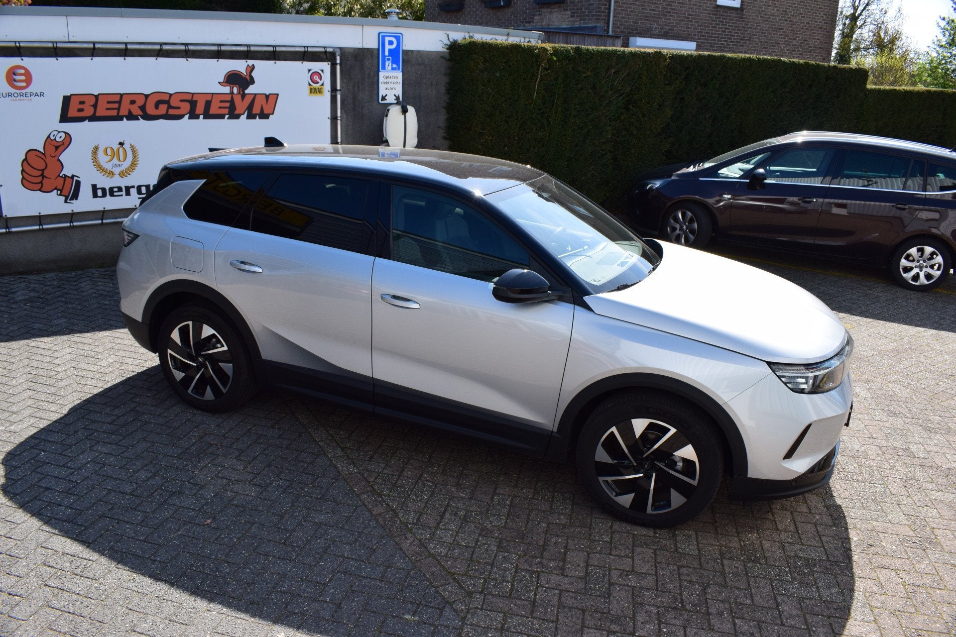 Opel Grandland 1.2 Turbo Hybrid GS line (bj 2025, automaat), Auto's, Stof, Gebruikt, Euro 6, 1199 cc