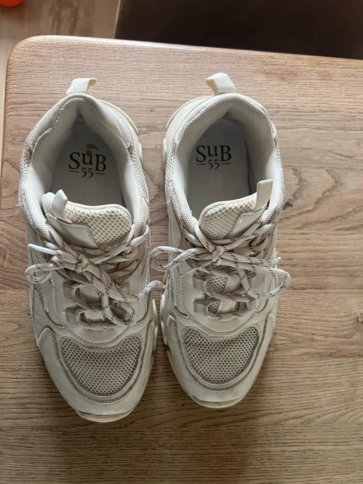 SUB-55 Sneakers - Crème/Beige maat 42, Ophalen, Gedragen, Beige, Sneakers of Gympen