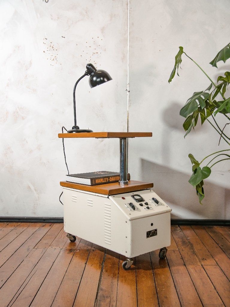 Unieke Bijzettafel / Vinyl Station Upcycled Chirurgische Kar, Ophalen, Gebruikt, Metaal of Aluminium, 55 tot 75 cm