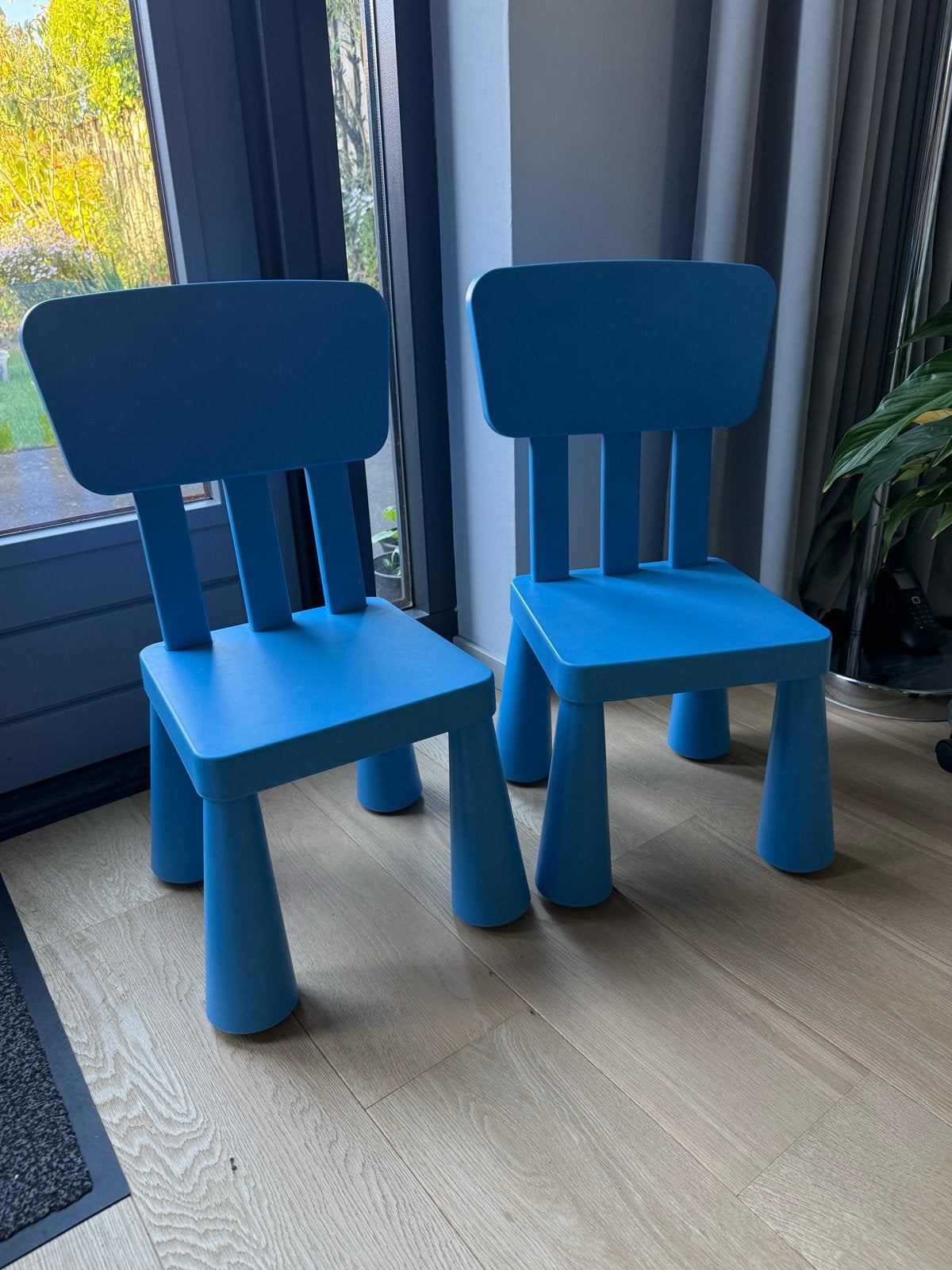 2x IKEA Mammut kinderstoelen blauw, Ophalen, Gebruikt, Overige typen