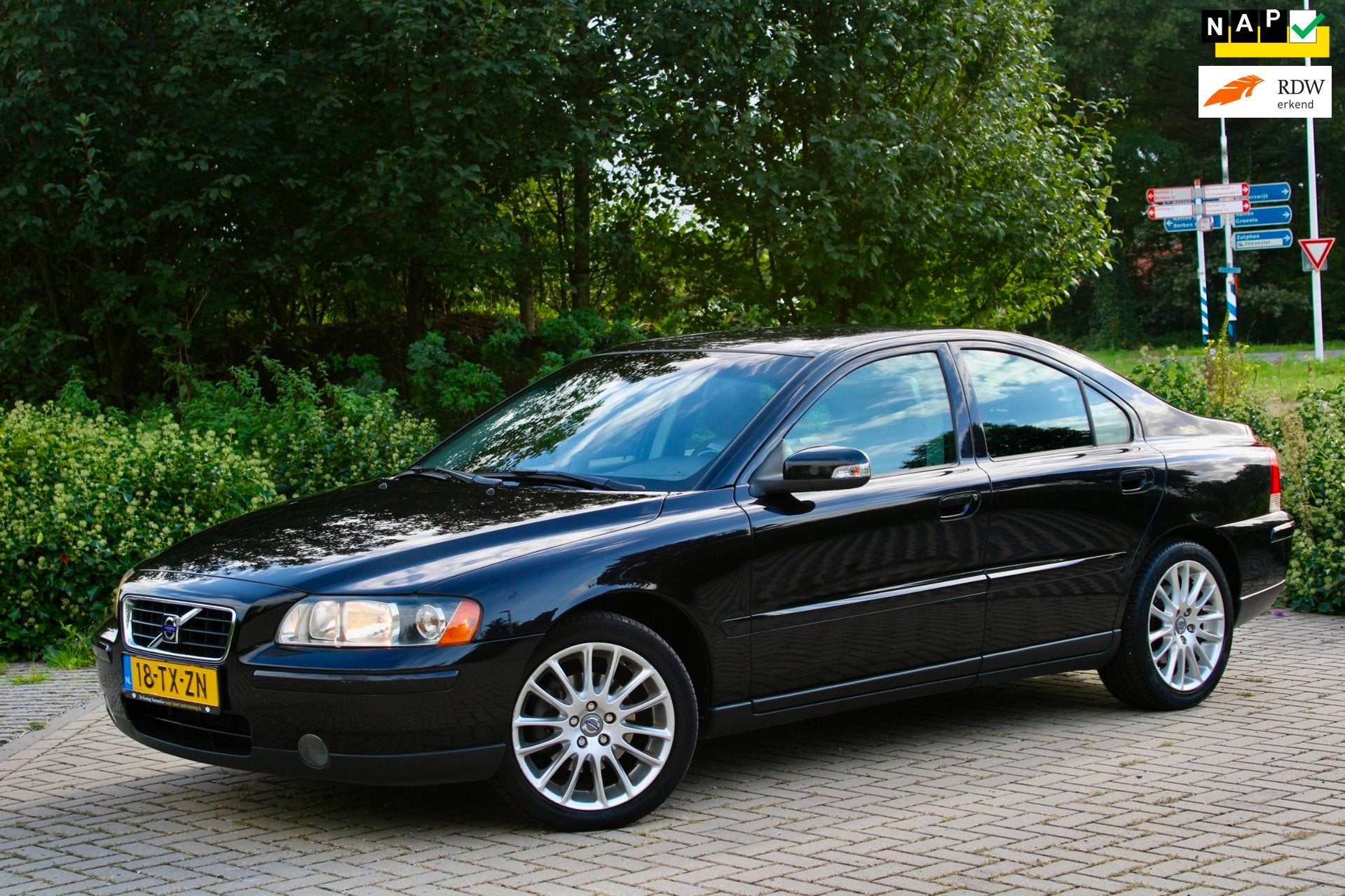 Volvo S60 2.4 Momentum|automaat|stoelverwarming|airco|navi, Auto's, Dealer onderhouden, Gebruikt, Blauw, S60