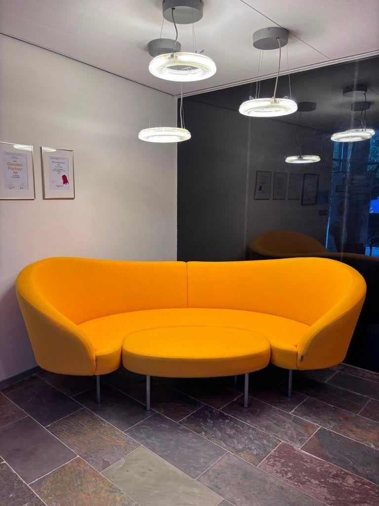 Offecct Orgy designbank met ottoman, Karim Rashid, Ophalen, Gebruikt, Design, Organisch, Modern, Driepersoons