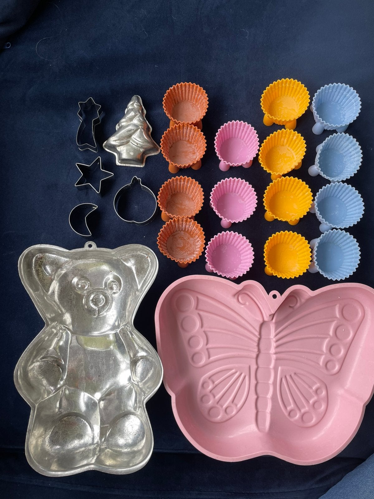 Bakvormen set: vlinder, beer, muffins en koekjes, Kunststof, Ophalen of Verzenden, Meerkleurig, Overige typen