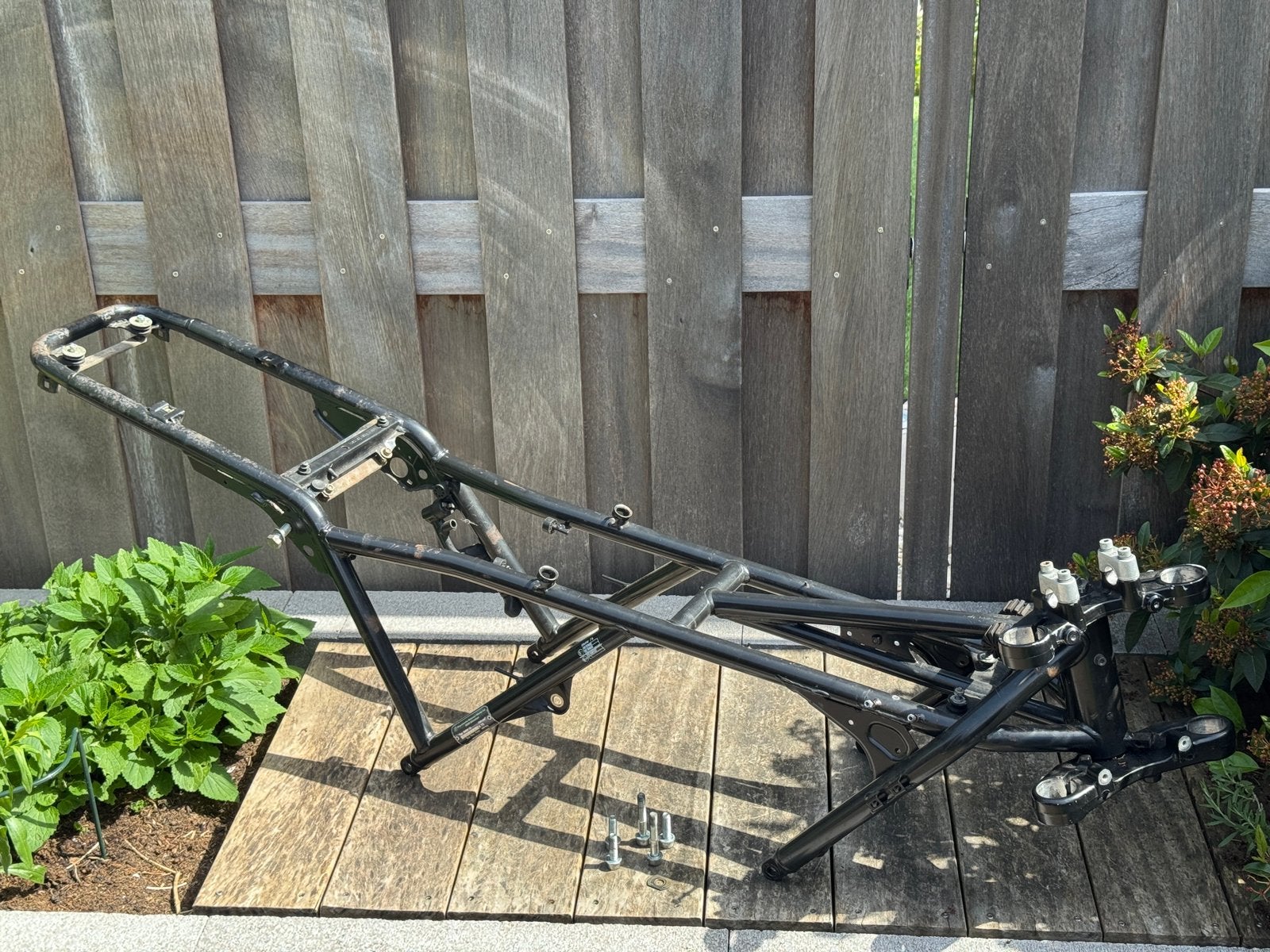 BMW K75 frame – met nieuwe balhoofdlagers, Motoren, Ophalen, Nieuw