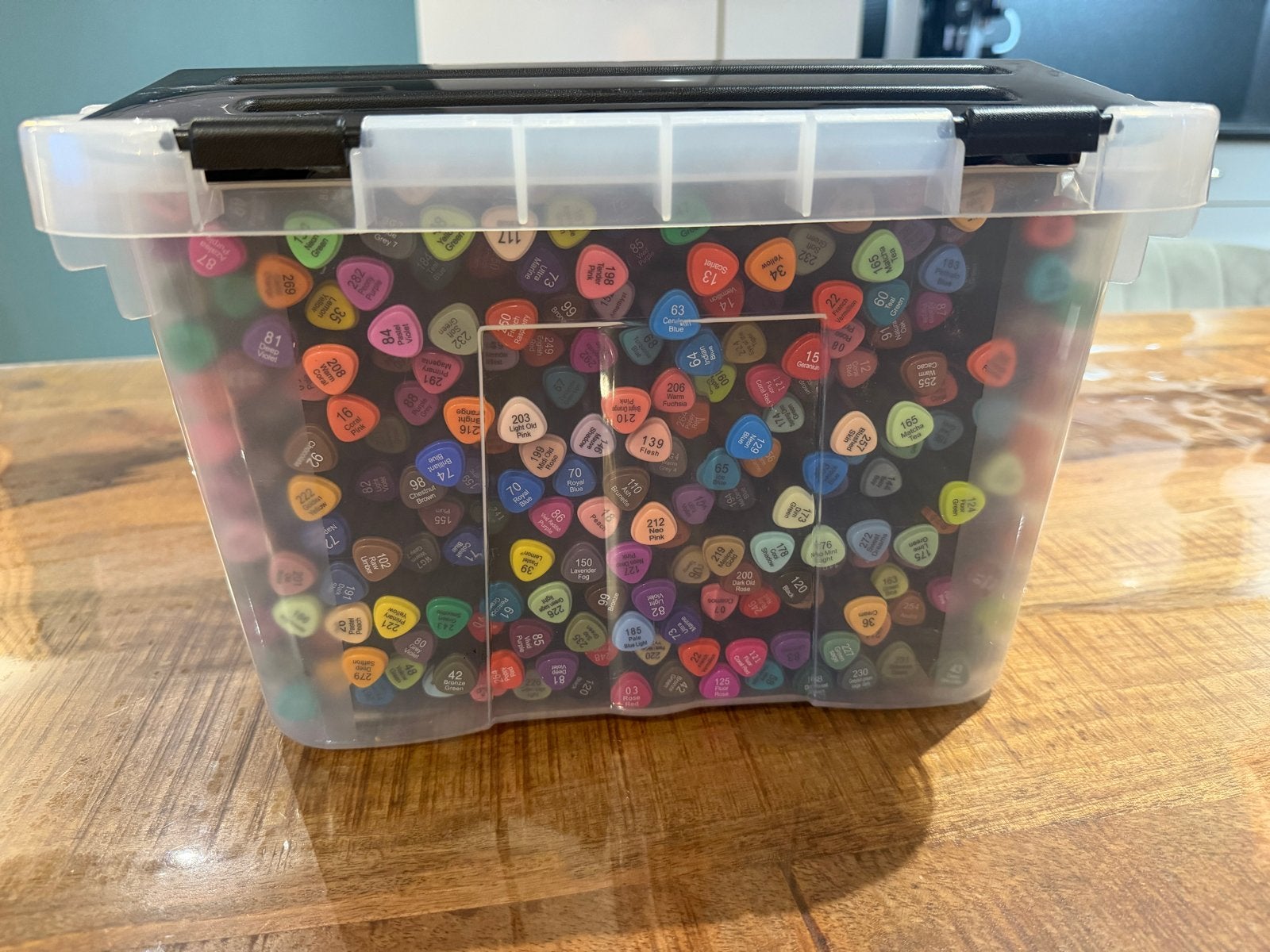 Grote doos met Decotime stiften 236 stuks, Ophalen, Gebruikt, Potlood of Stift