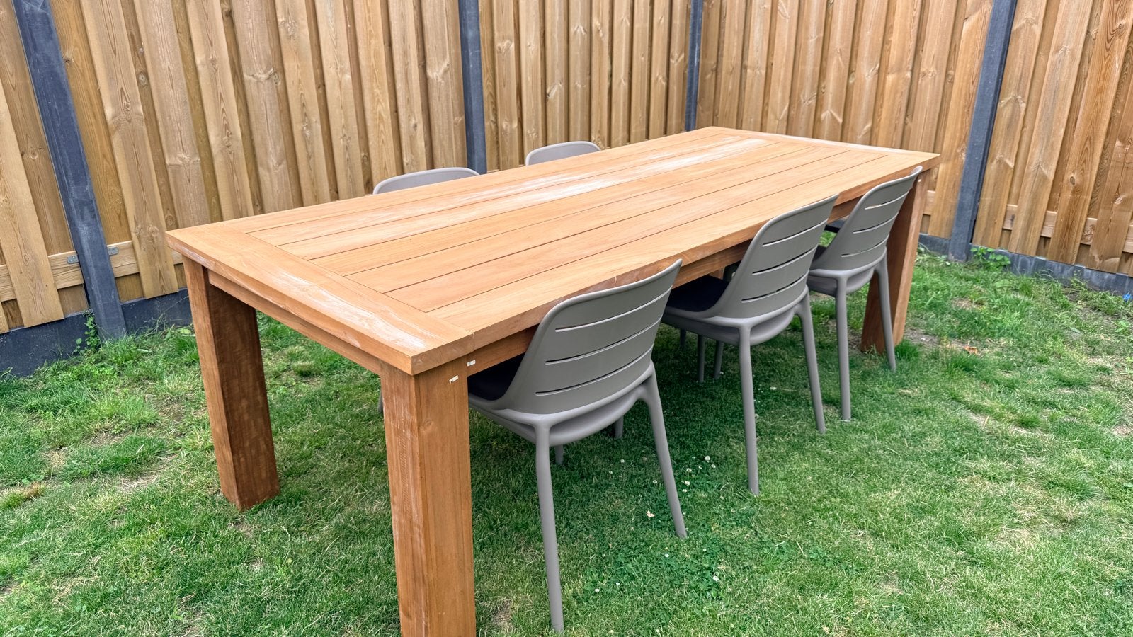 Teakhouten Tuintafel - met 5 kunststof stoelen, Ophalen, Gebruikt, Rechthoekig, Teakhout