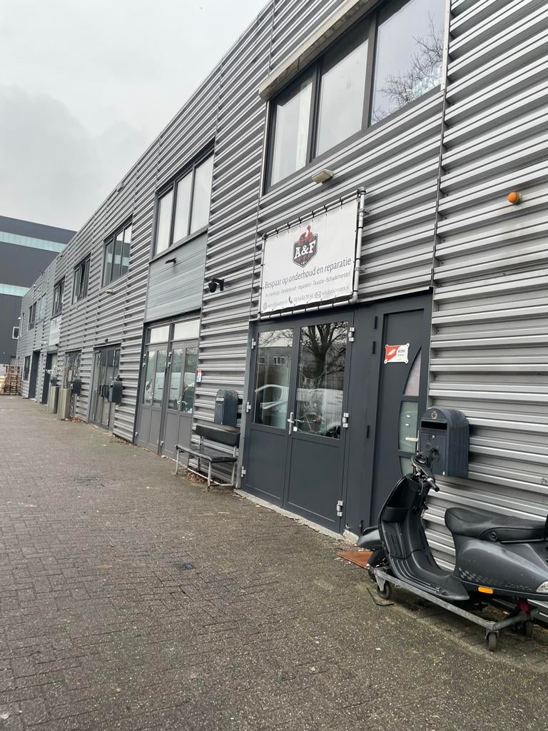 Bedrijfshal te huur Utrecht 225m2, 225 m², Huur, Bedrijfsruimte