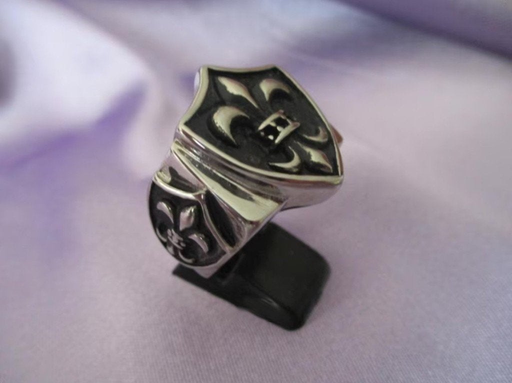 Fleur de Lys ring, Ø 21 mm, 20 of groter, Heer, Nieuw, Zilver