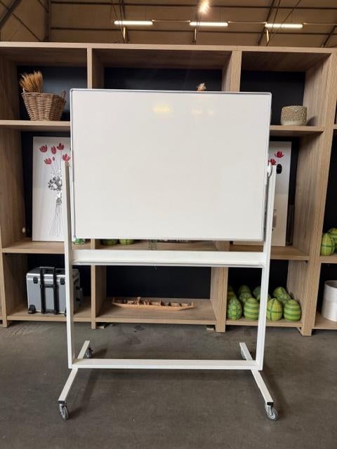 Dubbel magnetisch whiteboard op wielen 132x67xH192 cm, 55st
