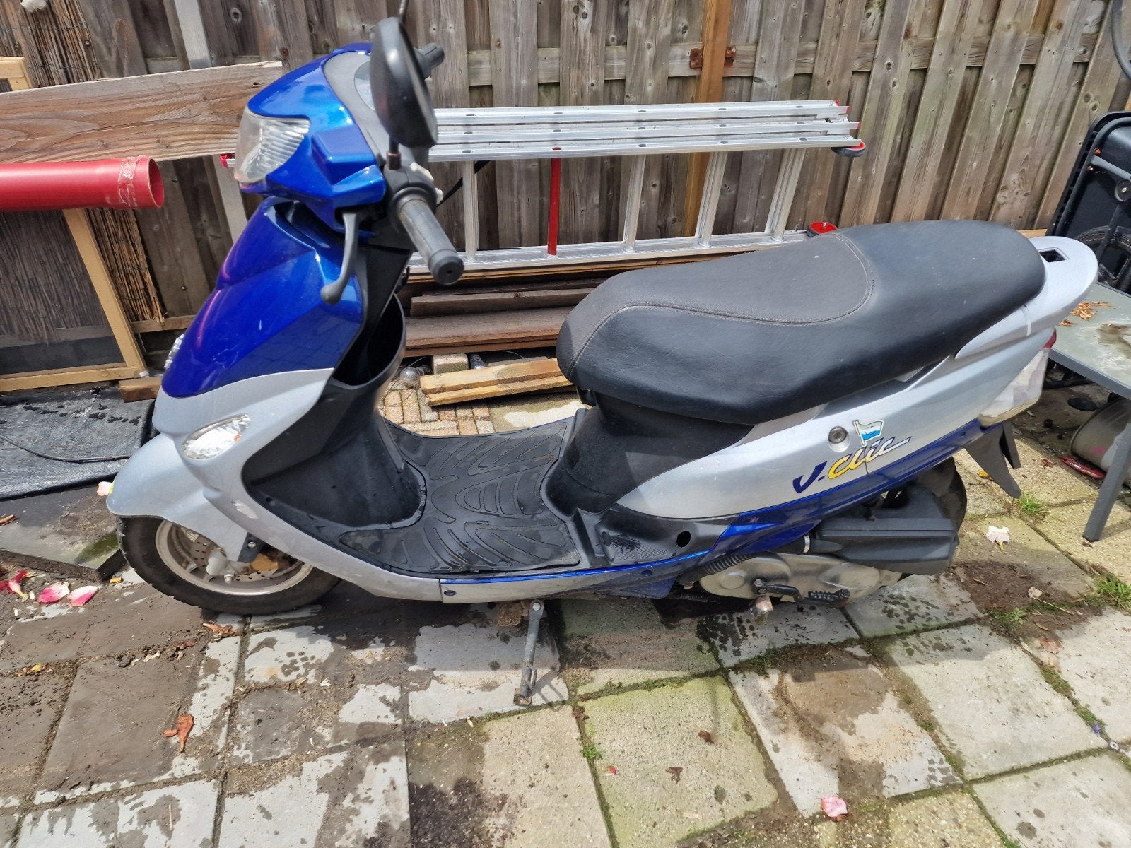 Peugeot V-Clic Scooter - Betrouwbaar en Zuinig, Fietsen en Brommers, Scooters | Peugeot, Gebruikt, Overige modellen, Maximaal 45 km/u