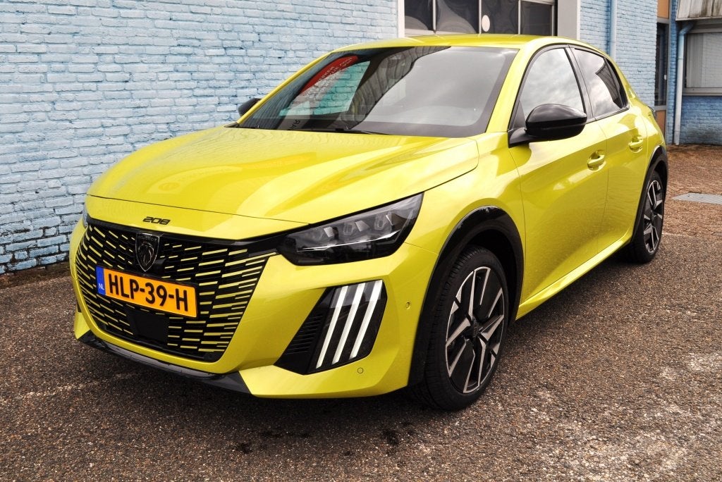 Peugeot e-208 GT 51 kWh elek stoel+verw+mass navi adcrc Cam, Automaat, 12 maanden, 0 cilinders, Gebruikt