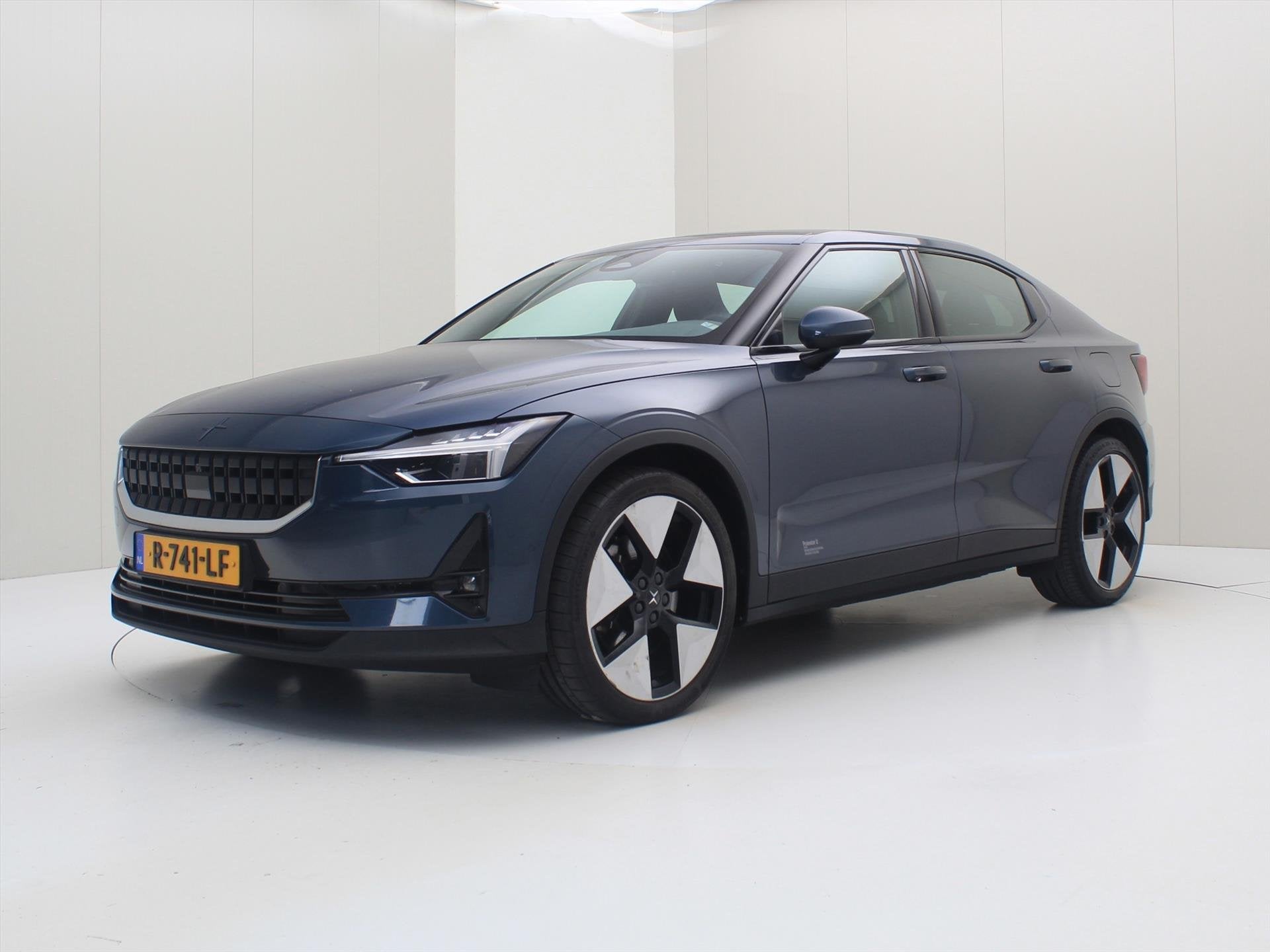 Polestar 2 170 kw Long Range Single Motor 78 kWh 232pk [ WEG, Auto's, Stof, Gebruikt, Blauw, 1969 kg