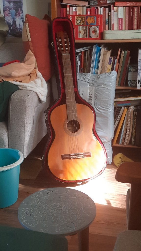 Gitaar met toebehoren, Muziek en Instrumenten, Ophalen, Zo goed als nieuw, Akoestische gitaar