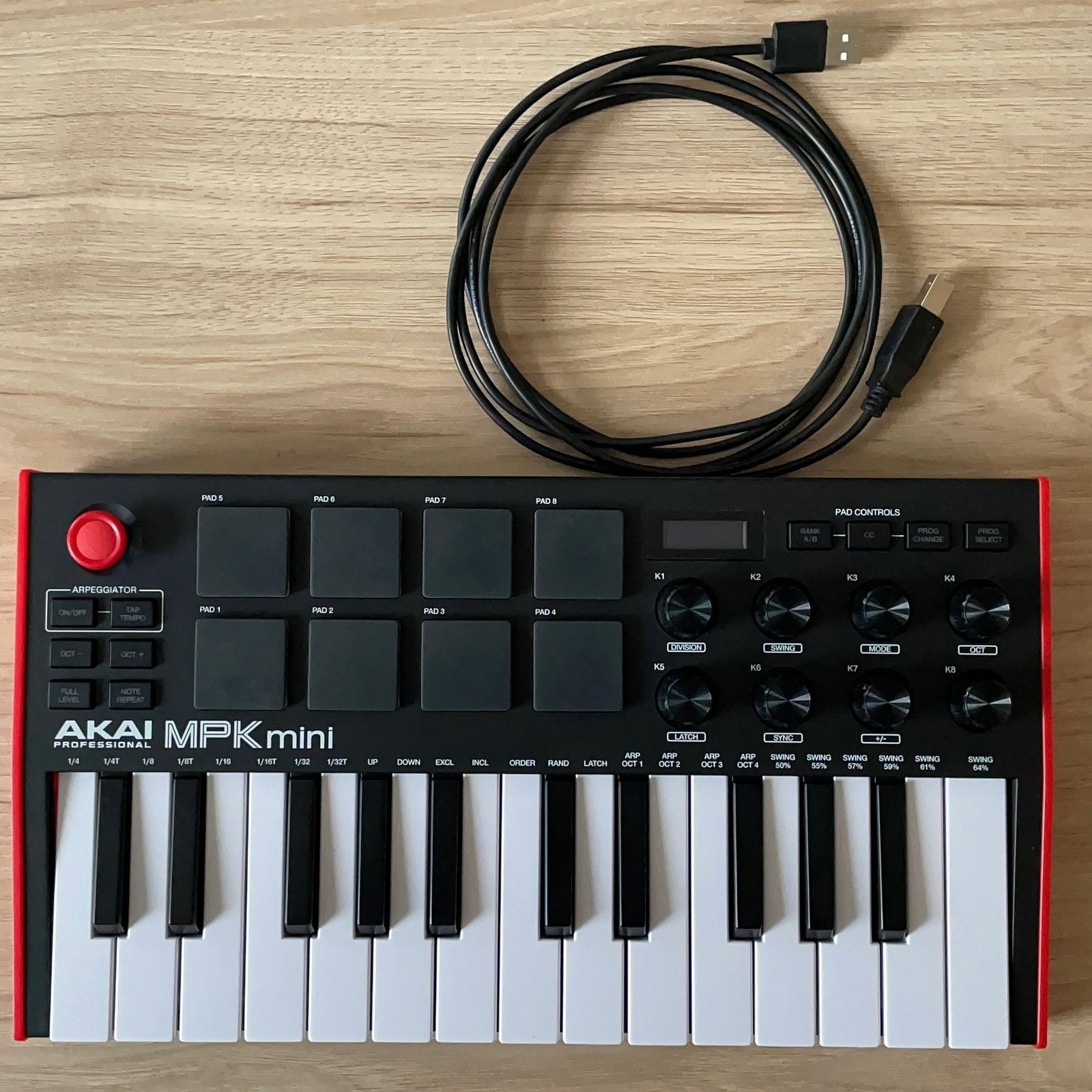 Akai mpk min mk 3, Muziek en Instrumenten, Midi-apparatuur, Ophalen of Verzenden, Zo goed als nieuw