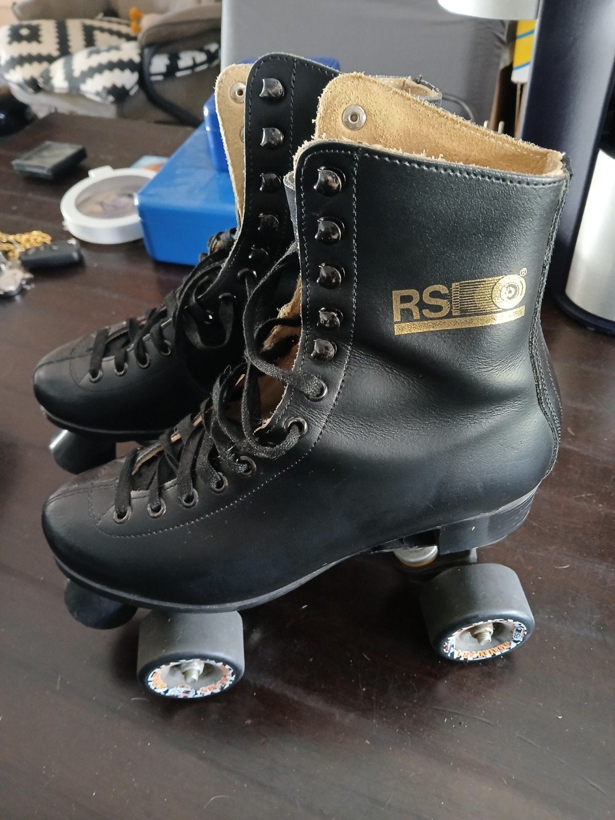 Echte lederen roll skates, Ophalen