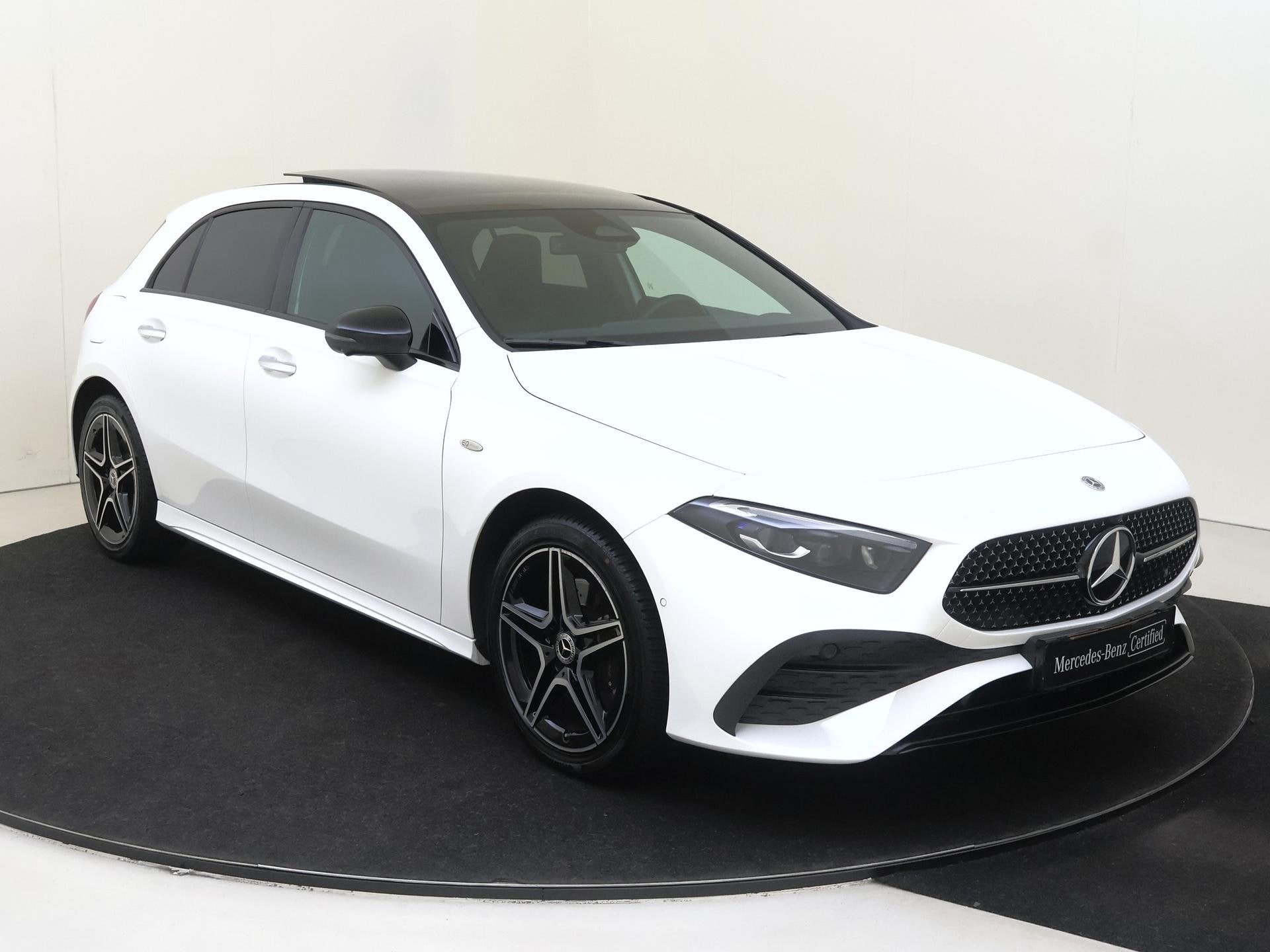 Mercedes-Benz A-klasse 250 e Business Solution AMG / Premium, Auto's, 4 cilinders, Wit, Bedrijf, Hybride Elektrisch/Benzine