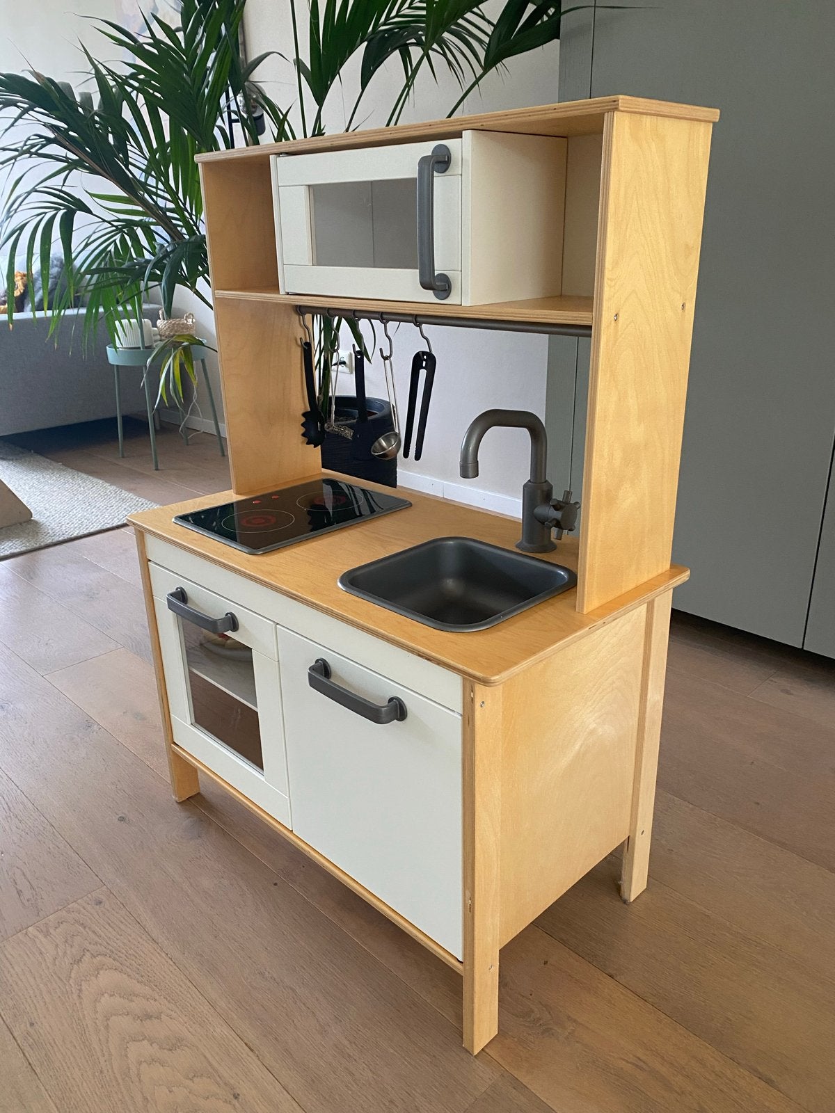 Speelkeuken met accessoires, Kinderen en Baby's, Speelgoed | Speelkeukens, Ophalen of Verzenden, Zo goed als nieuw, Hout, Speelkeuken
