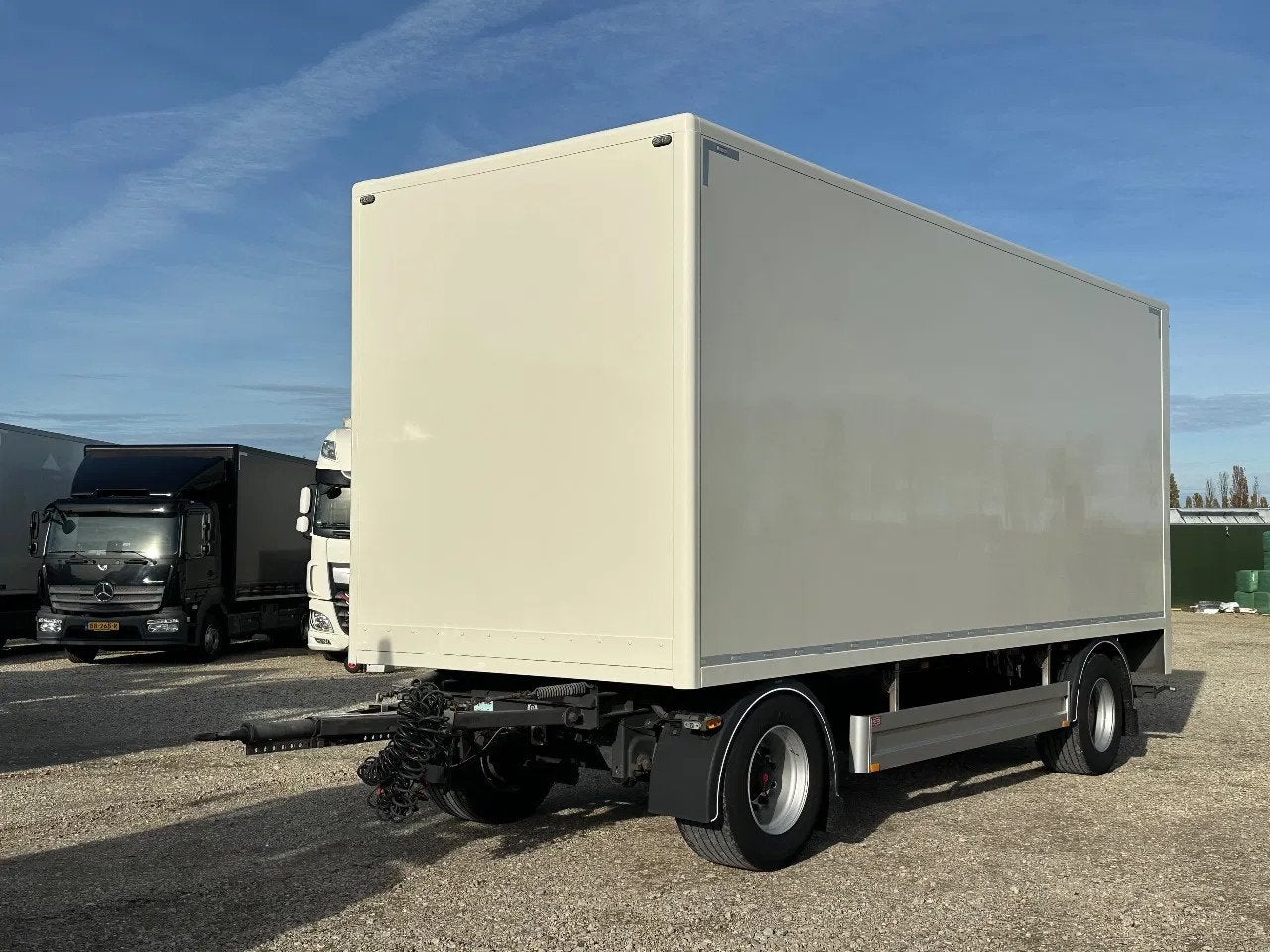 Pacton PACTON GESLOTEN AANHANGER MET LAADKLEP (bj 2020), Auto's, Vrachtwagens, Overige brandstoffen, Origineel Nederlands, Bedrijf