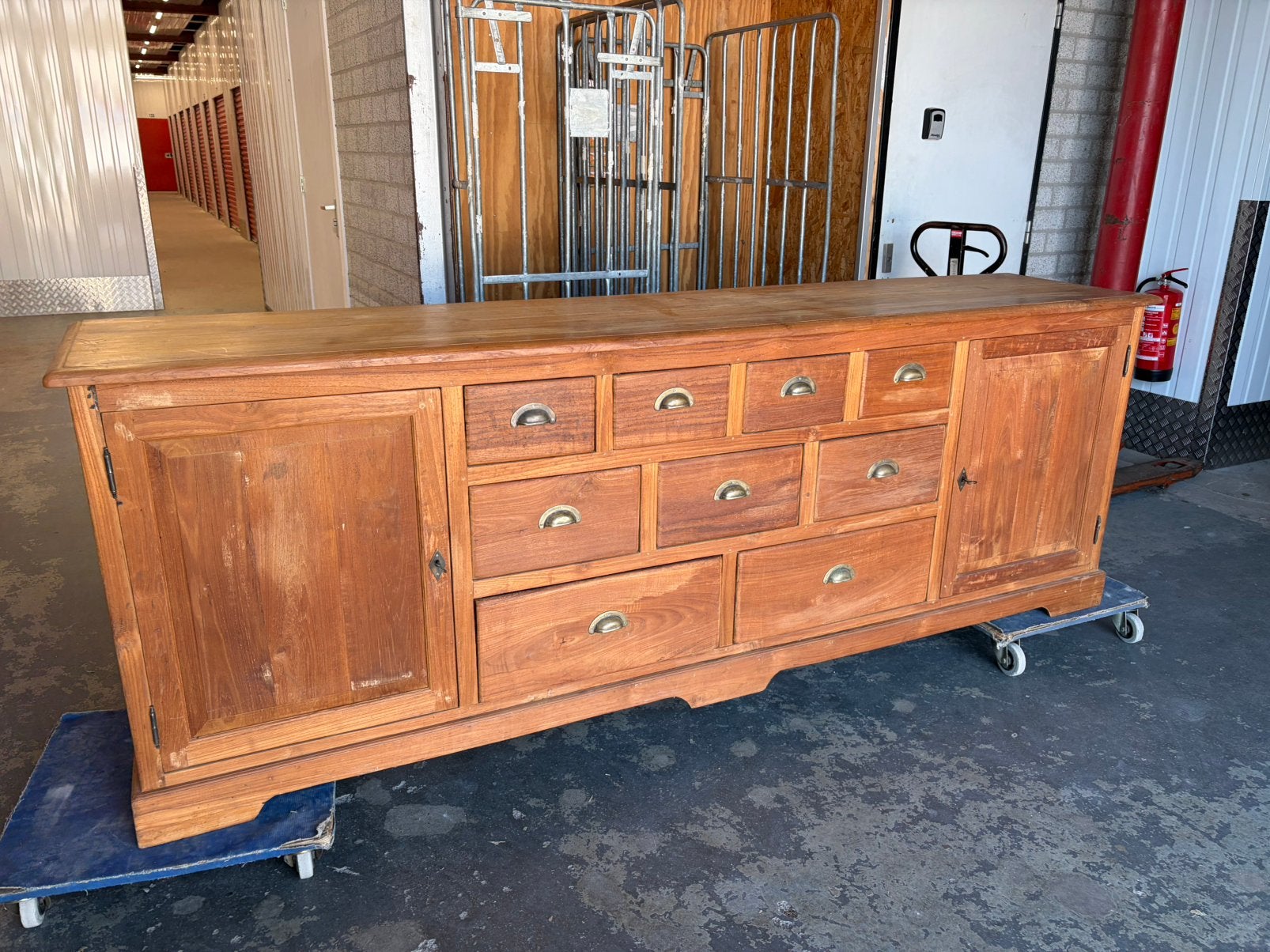 Dressoir teak met 9 zware lades gewoon een lekker ding, Ophalen of Verzenden, Zo goed als nieuw, 25 tot 50 cm, 200 cm of meer