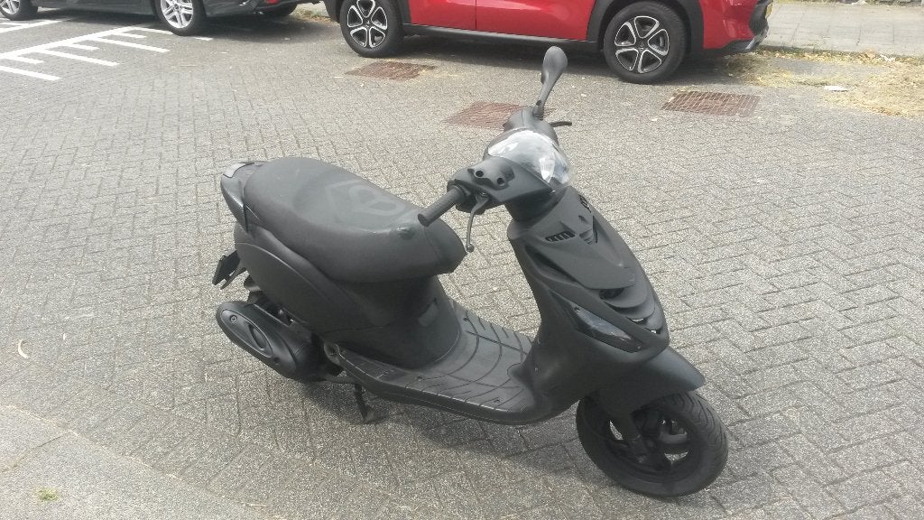 piaggio zip sp 2016, geel kenteken, inruil mogelijk, Fietsen en Brommers, Scooters | Piaggio, Zip, Ophalen of Verzenden, Zo goed als nieuw