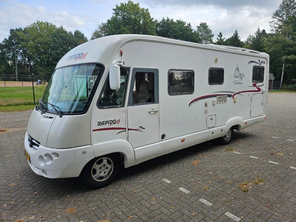 Foto 5 van Prachtige rapido 997 Mercedes automaat alle opties 2x airco.