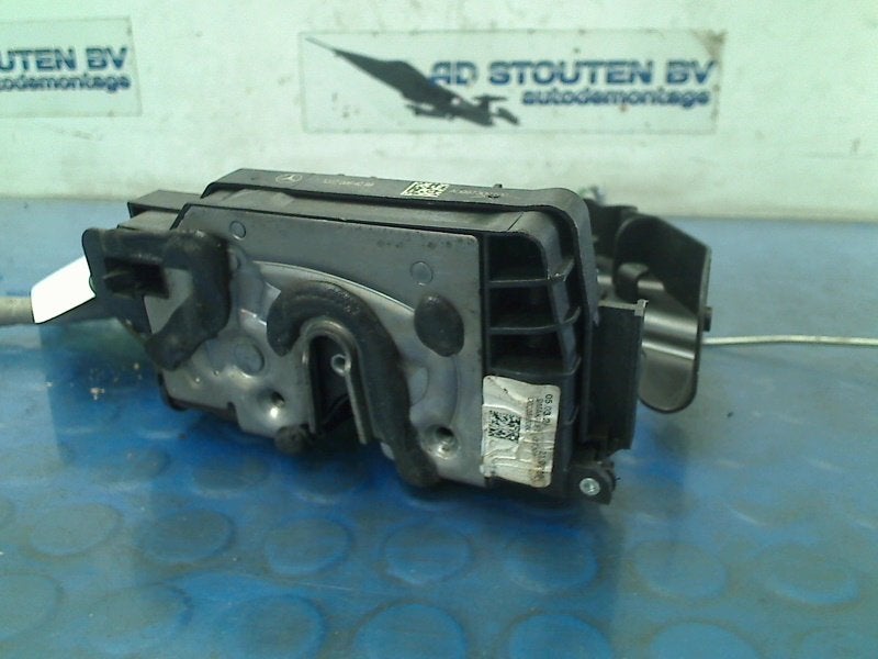 Portierslot Links Achter Mercedes-Benz C (W205) 2020 A046465, Gebruikt, Mercedes-Benz AG, Mercedes-Benz, Mercedesstraße 120, Stuttgart 70372, , Duitsland