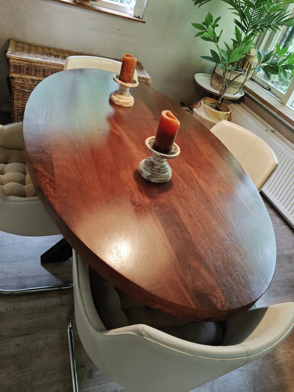 Mooie ovale eettafel, kleur walnoot, Ophalen, Gebruikt, 50 tot 100 cm, Vier personen