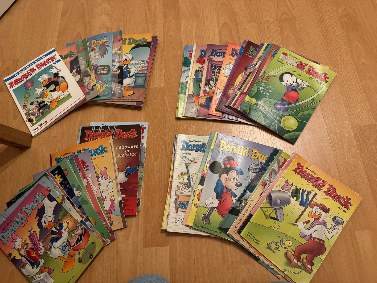 Donald Duck boekjes uit 2005/2006 - 80 stuks, Meerdere stripboeken, Ophalen of Verzenden, Gelezen