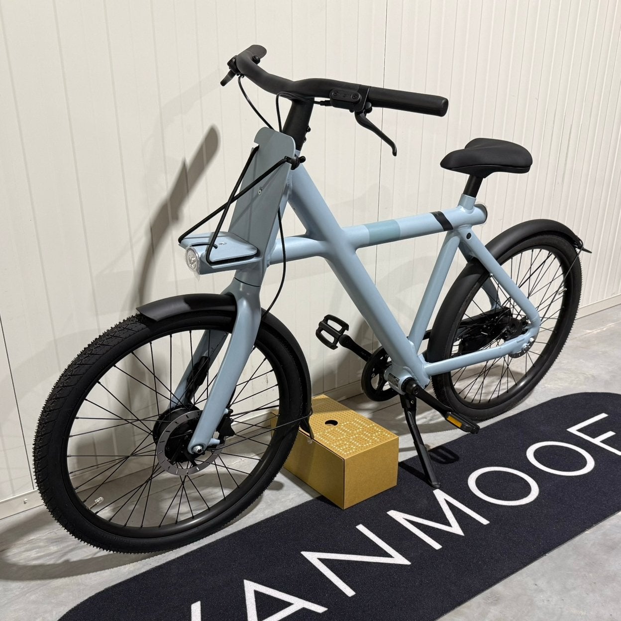 Foto 2 van Gloednieuwe VanMoof X3 (2021) — Mat blauw — Apple Find My
