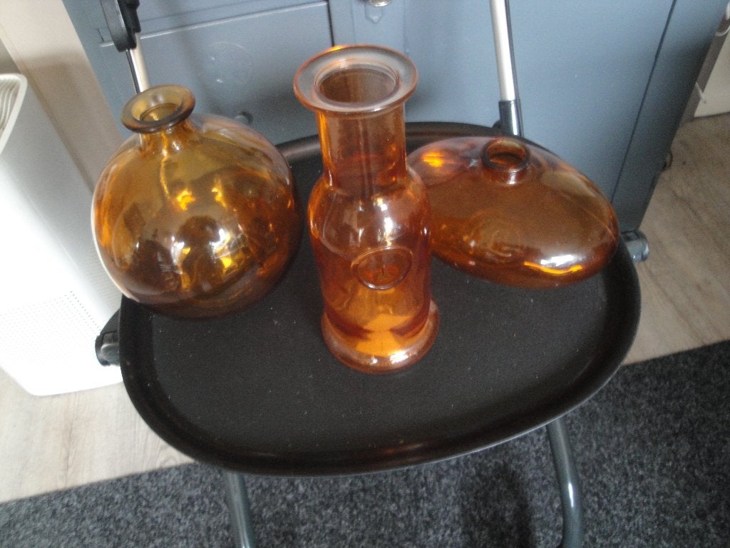 Mooie oranje glazen Bollen en Vaas. Is een stel., Gebruikt, Ophalen of Verzenden, Glas, Oranje