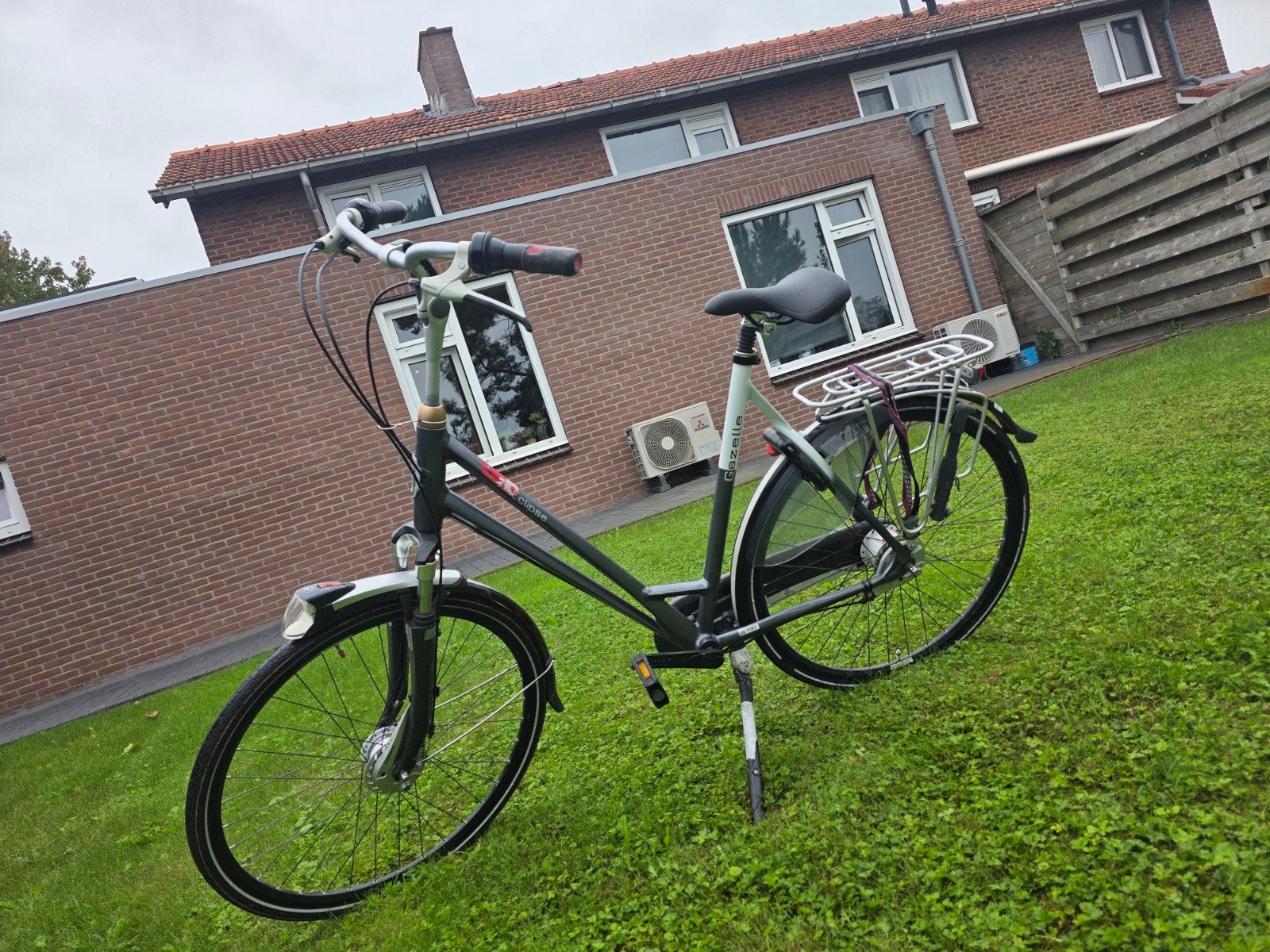 Foto 2 van Gazelle Eclipse Damesfiets - Comfortabel en Stijlvol